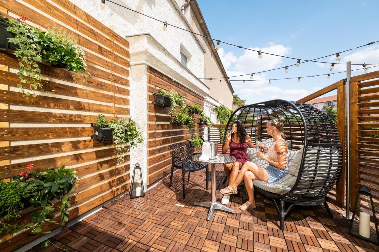 Wine & Wellness Hotel Besedni Dum Valtice Exteriör bild