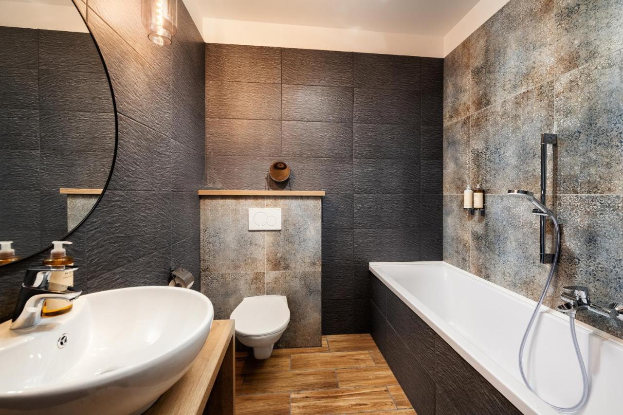 Wine & Wellness Hotel Besedni Dum Valtice Exteriör bild