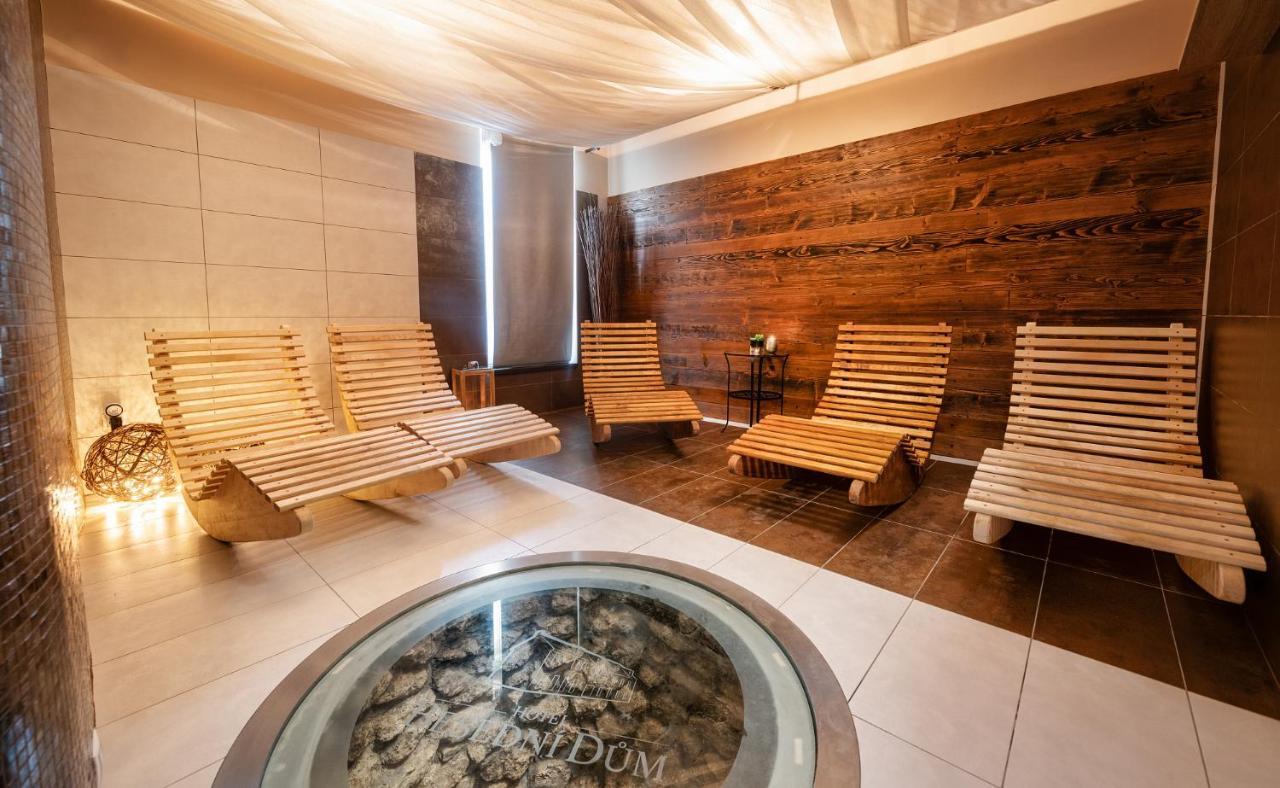 Wine & Wellness Hotel Besedni Dum Valtice Exteriör bild
