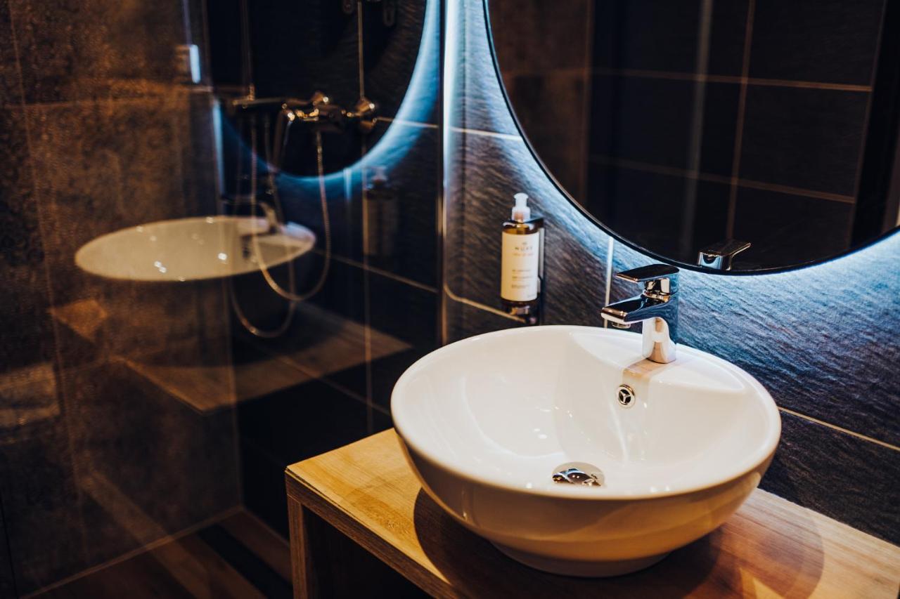 Wine & Wellness Hotel Besedni Dum Valtice Exteriör bild