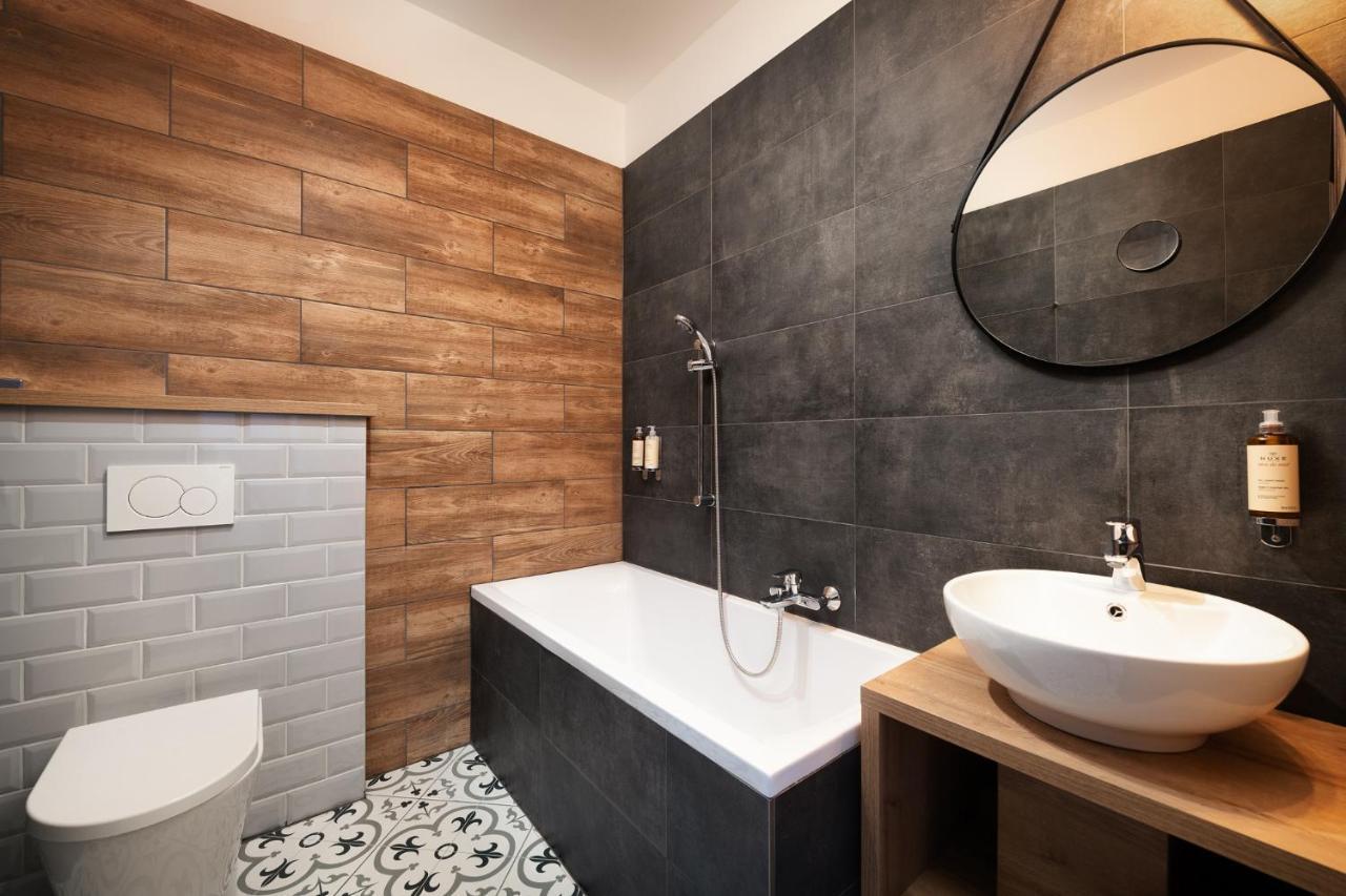 Wine & Wellness Hotel Besedni Dum Valtice Exteriör bild